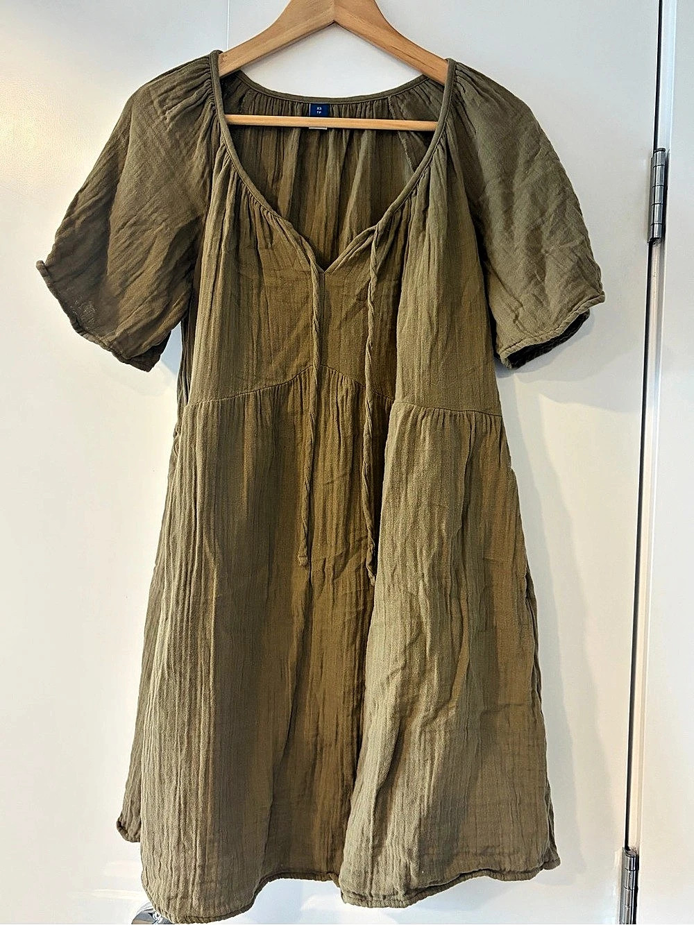 Old Navy Split-Neck Crinkle Gauze Mini Swing Dress Green XS